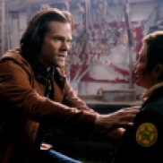Supernatural -- "Galaxy Brain" -- Image Number: SN1512a_0277b.jpg -- Pictured (L-R): Jared Padalecki as Sam and Kim Rhodes as Jody Mills -- Photo: Katie Yu/The CW -- © 2020 The CW Network, LLC. All Rights Reserved.
